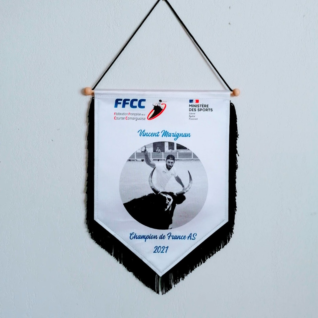 fanion courses camarguaises.jpg