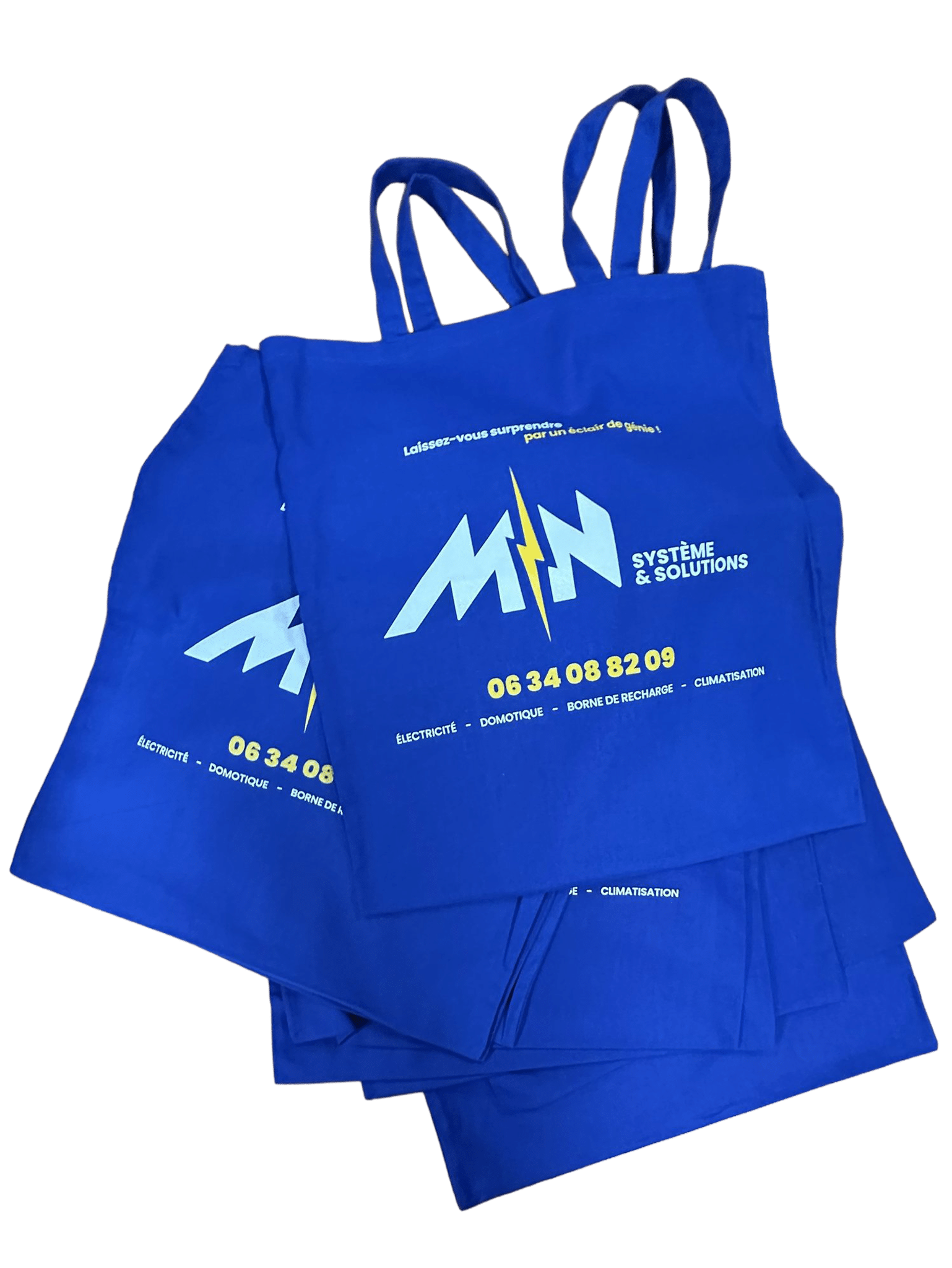 Sacs bleus MN SYSTÈME & SOLUTIONS (Logo éclair). Électricité, Domotique, Borne de recharge, Climatisation. Tél: 06 34 08 82 09.
